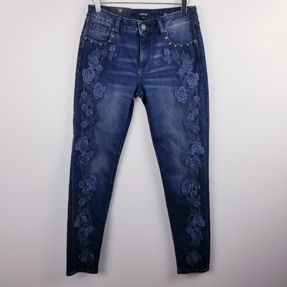 MISS ME Floral Embroidered Skinny Jeans NWT size 26 - Picture 1 of 10